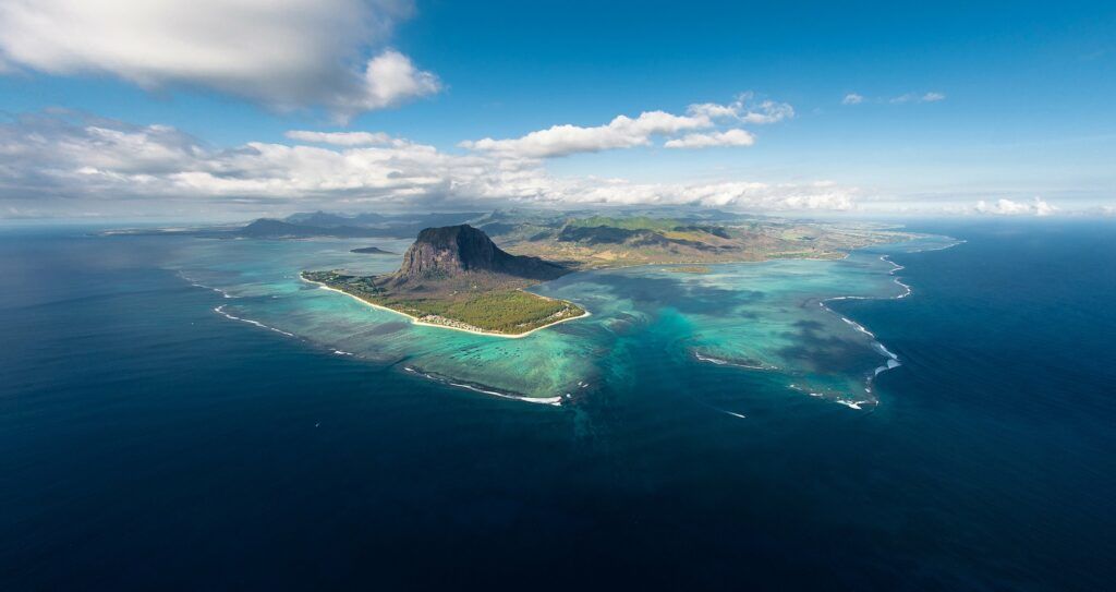 ENLP_MAU_Z_17 retire in mauritius, le morne, le morne brabant, live in mauritius