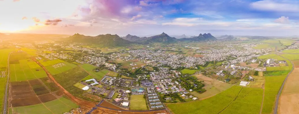 Moka Srone Panorama moka smart city, moka ile maurice, investir en immobilier, real estate investment, ville intelligente, drone view, live in mauritius