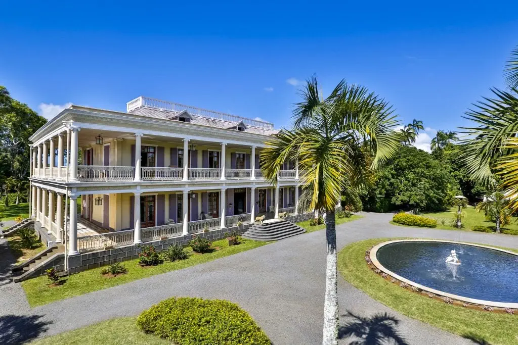 Chateau de Labourdonnais drone view Chateau Labourdonnais - île maurice side drone view - Partez à la découverte de la culture et de l’histoire de l’île Maurice - Live in Mauritius Sotheby