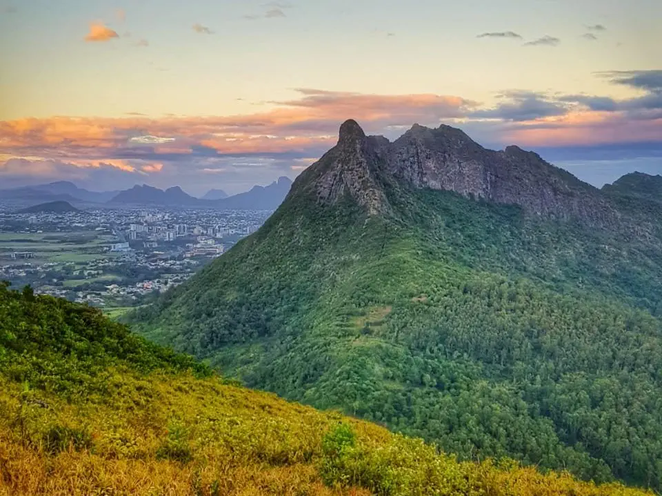 Hiking 2019-08-19 at 16.00.19 (1) adrenaline, hiking, randonnée, mauritian quest